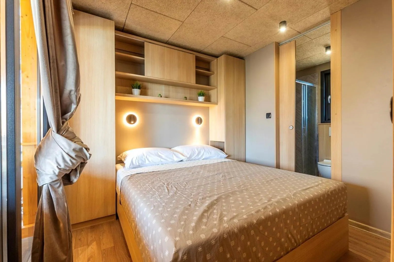 Mobile House Mlinar Hotel Pakostane Croatia